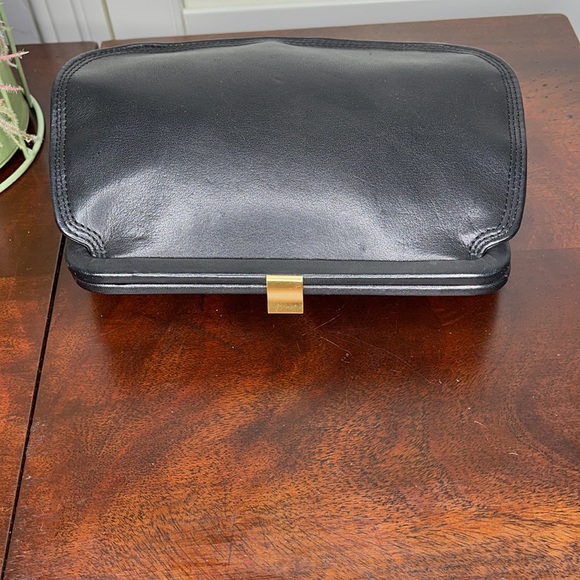 Leather Co. Liz Claiborne Black Leather Crossbody - Picture 5 of 10